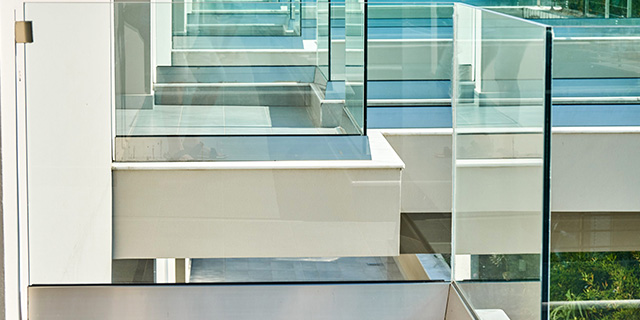 ><p>Common Mistakes to Avoid When Choosing or Installing stair railing glass</p>